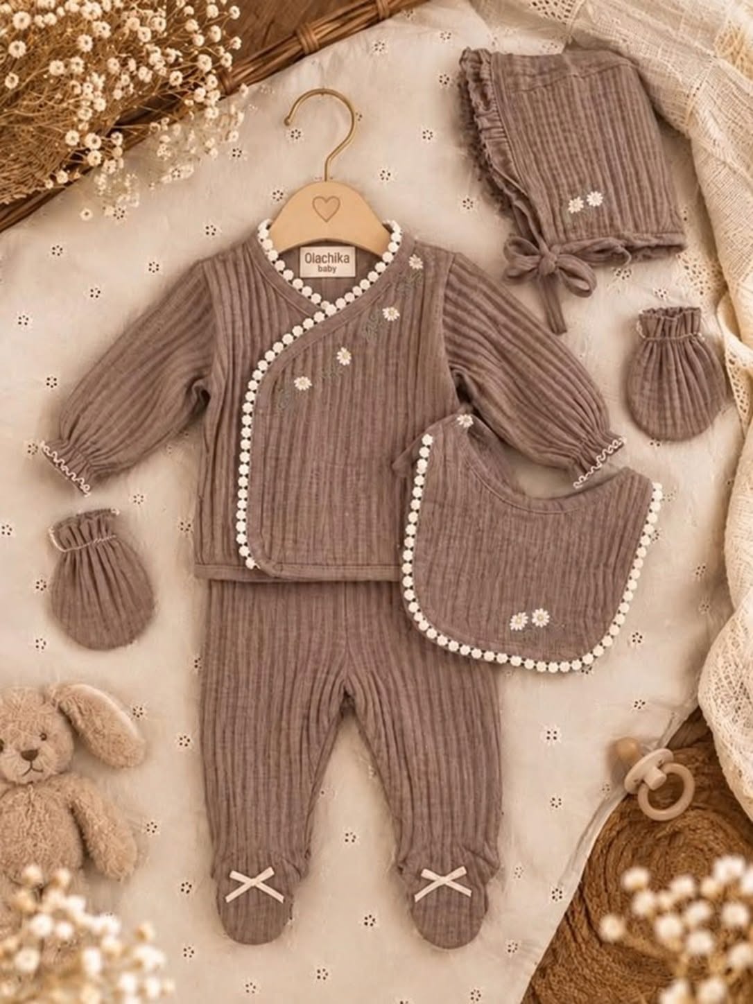 Boutique 5-Piece Cotton Newborn Set in Taupe