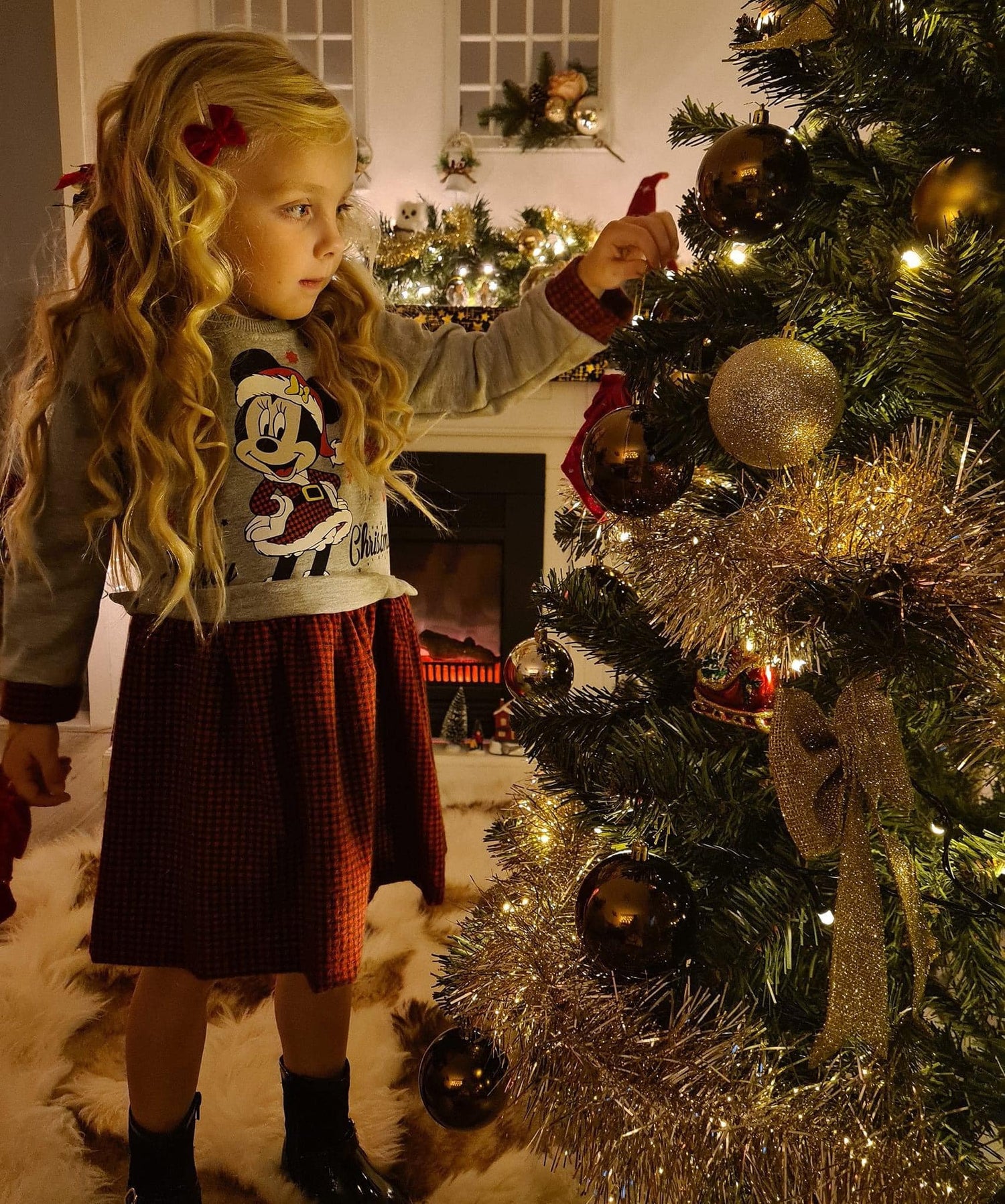 Holiday Baby Outfits 2026 – Christmas & New Year’s Eve Styles