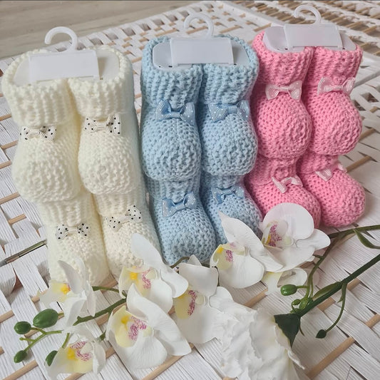 Knitter Newborn Shoes
