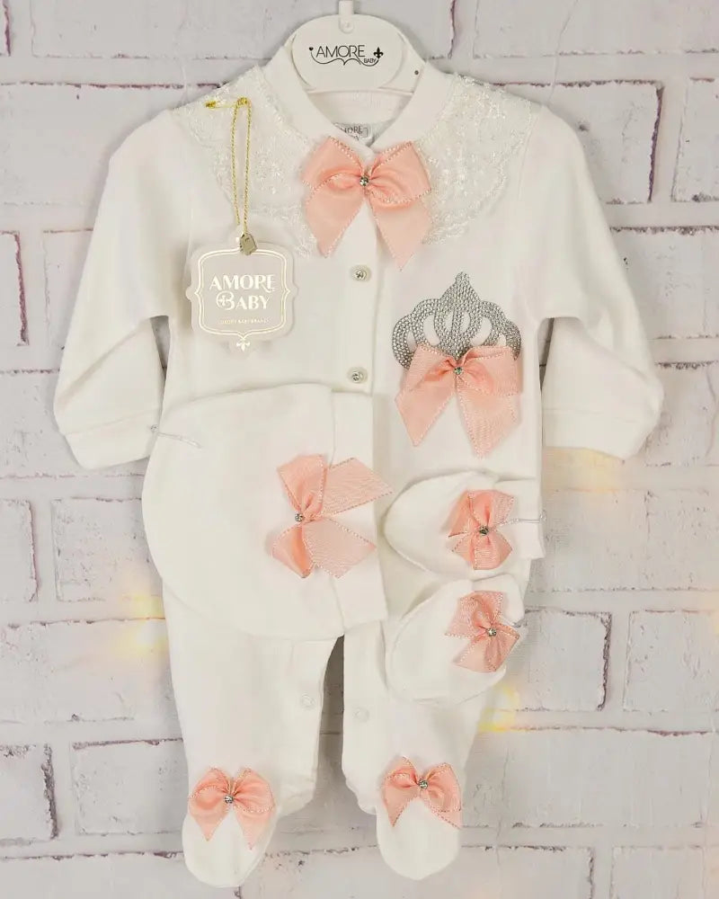 Exclusive Baby Couture Salmon Bow Playsuit With Diamond Crown Hat Mittens Boutique Set - 50/56 - Baby Boxpakje