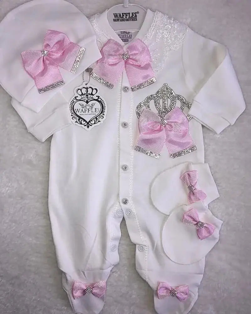 Exclusive Princess Diamond Playsuit with Crown Salmon White Colorway - Baby Boxpakje